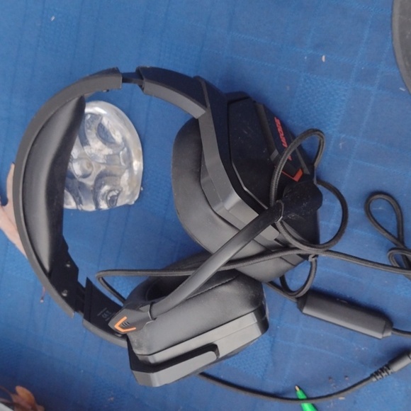 Bluedee gaming Headset - Picture 1 of 3